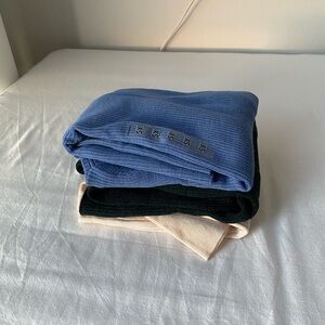 Uniqlo 100% Merino Wool Turtleneck Sweater (Cream, Forest Green, French Blue)